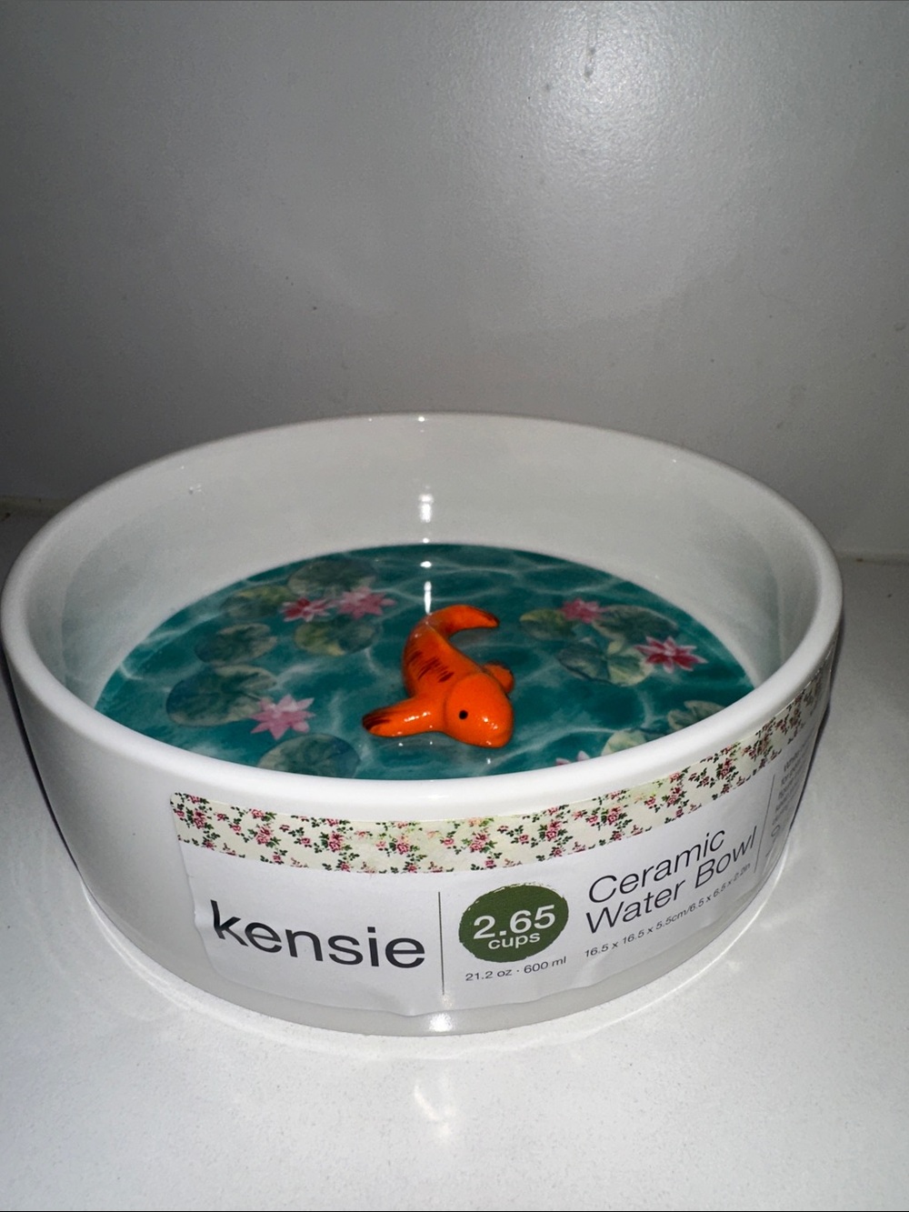 Kensie White Ceramic Bowl with Turquoise Floral Interior and Orange Fish